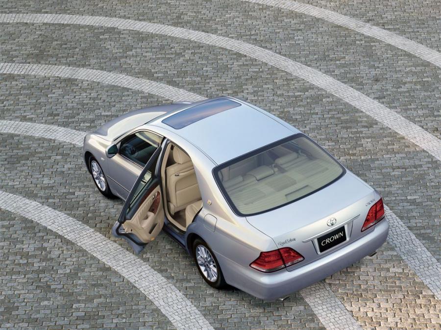  Toyota Crown Royal (S180) 2003 года  (фото 4 из 24)